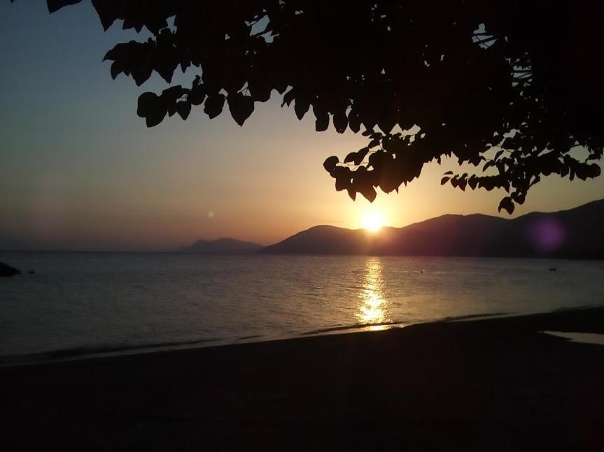Willa Σπίτι Στο Βουνό Αλλά Μια Ανάσα Από Τη Θάλασσα Paleochori Zewnętrze zdjęcie